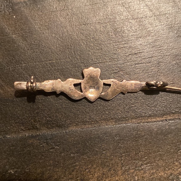 Vintage Sterling Silver Claddaugh stock pin - Picture 2 of 2